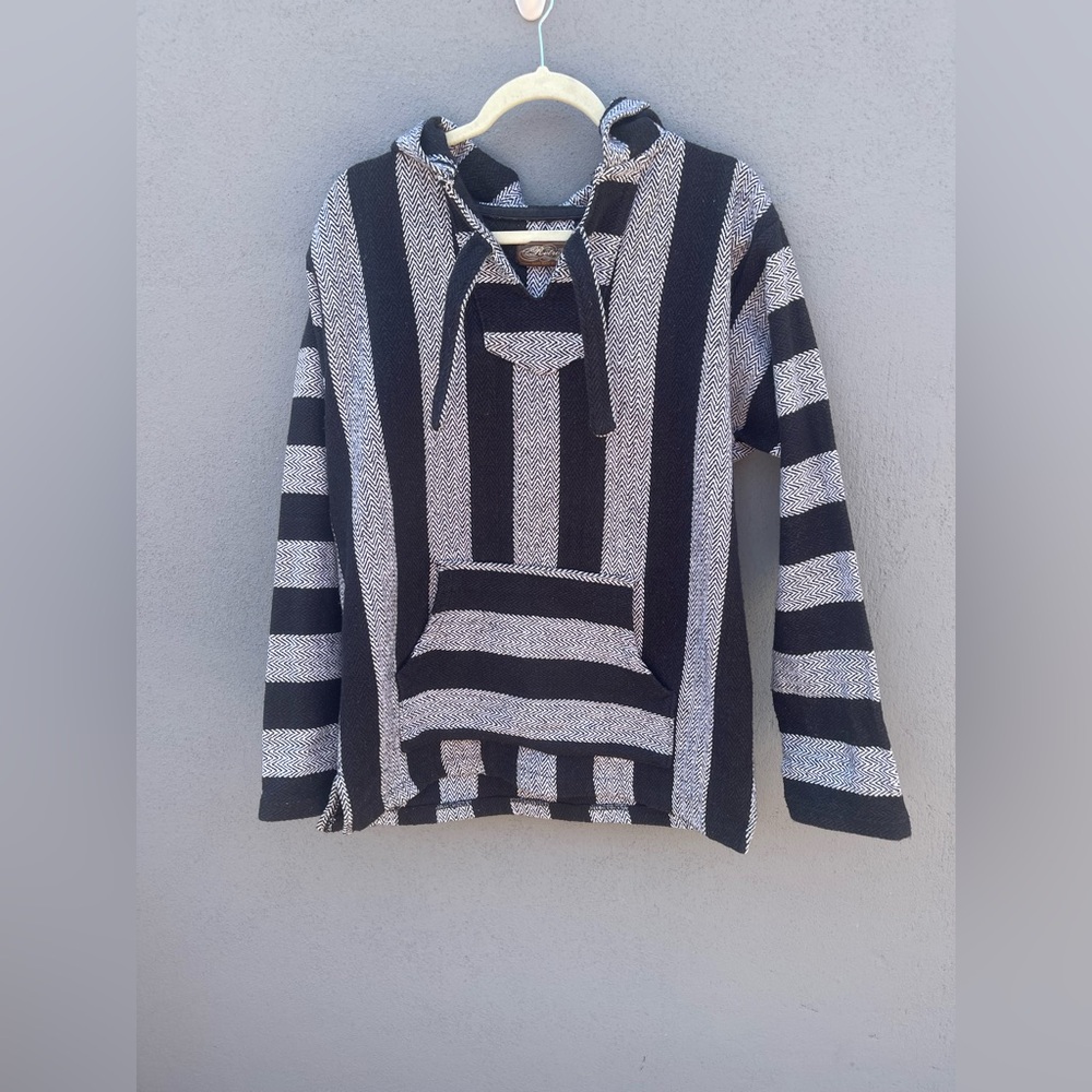 Retrofit Black and Gray Patterned Hoodie